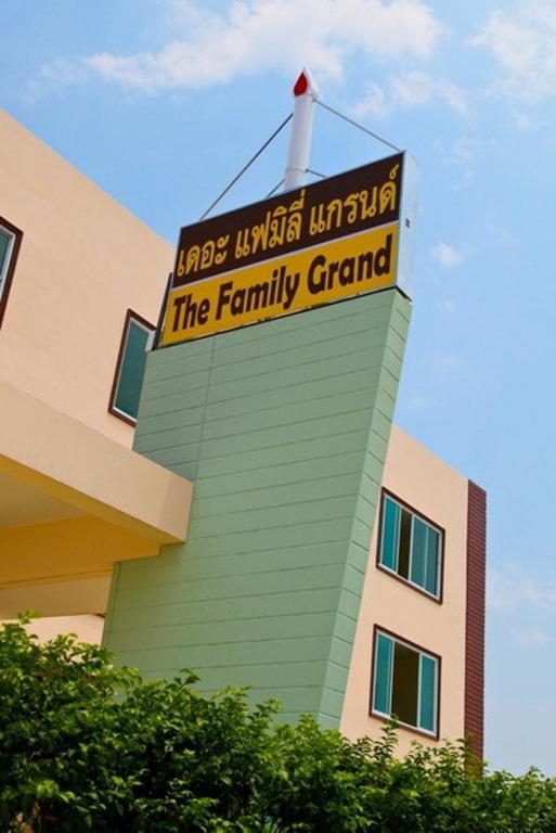 The Family Grand Hotell Udon Thani Exteriör bild
